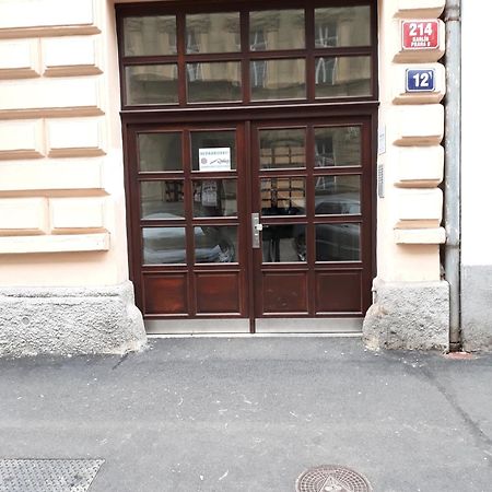 Apartment Za Poricskou Branou Prága Kültér fotó