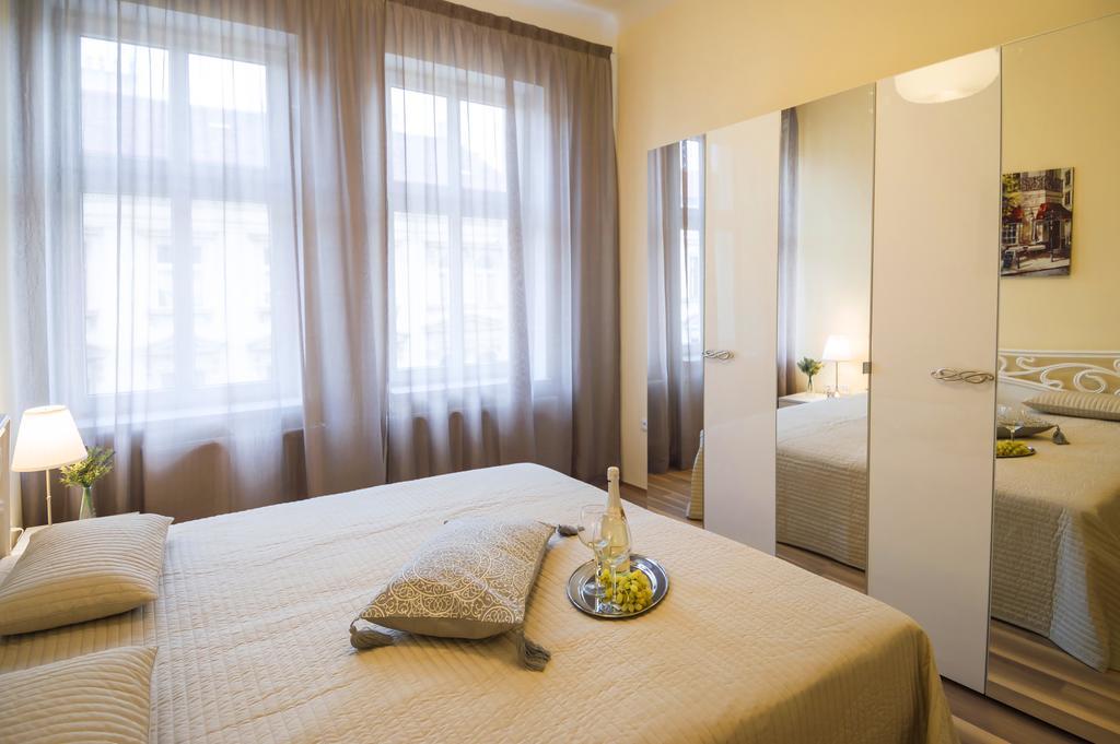 Apartment Za Poricskou Branou Prága Kültér fotó